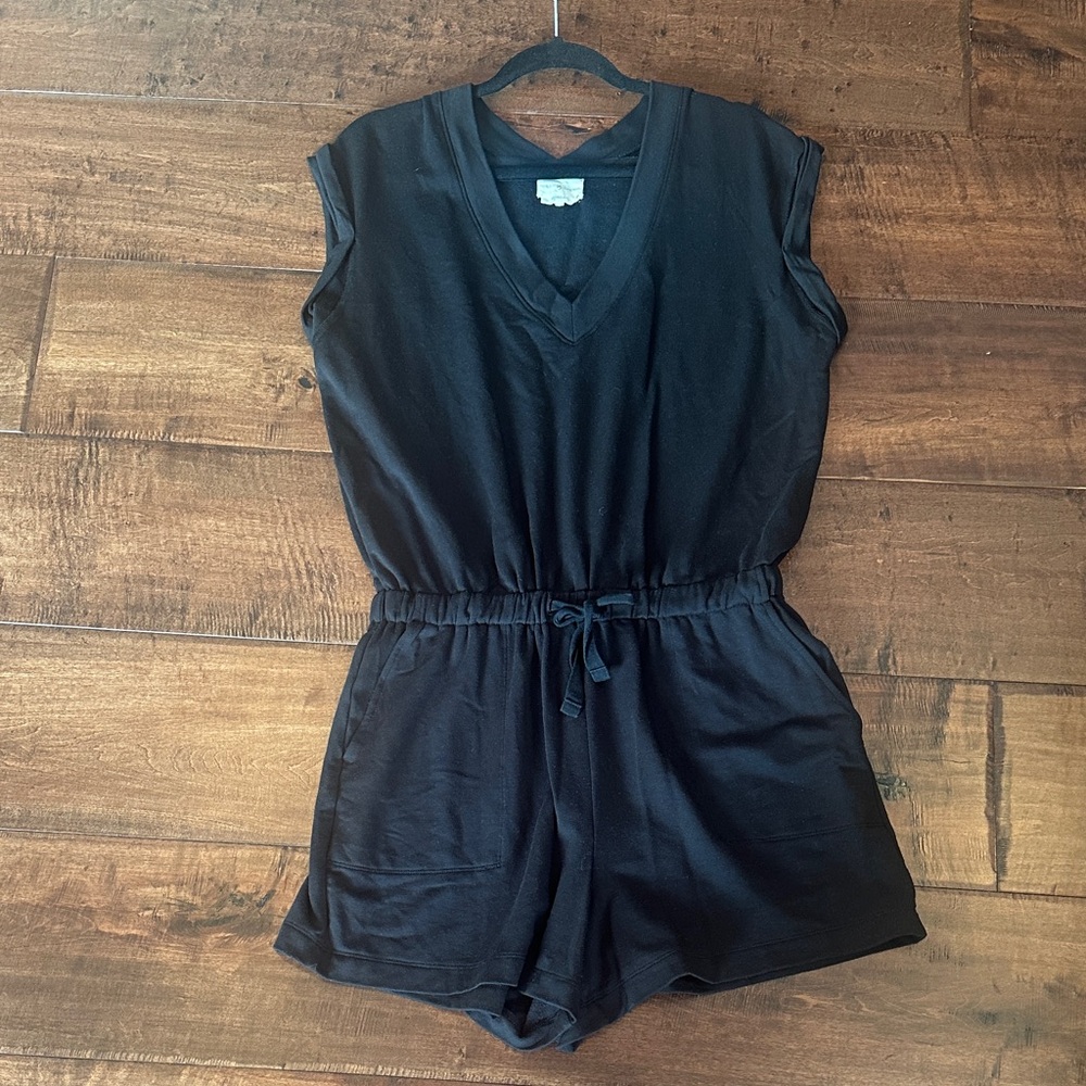 Lou & Grey Black V-Neck Romper